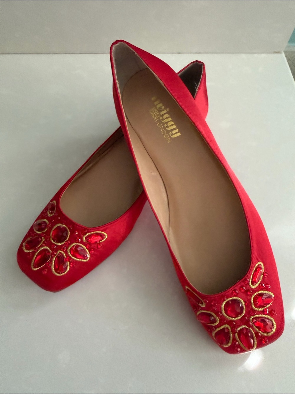twiggy LONDON Red Jewel-Embellished Satiny Flats Size 8 Wide